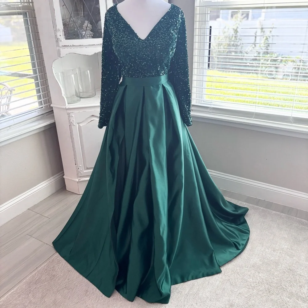NEW Emerald Green Dress Sequin Dress with Long Sleeves NWOT Size 1XL/16W - Picture 1 of 14